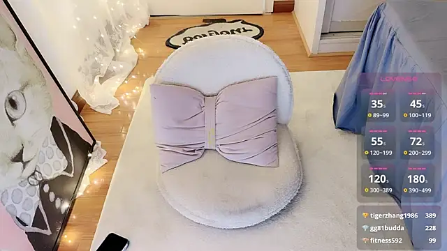 Snapshot of charlotte520 chatting on 10.14.25 charlotte520 online show from 10.14.25