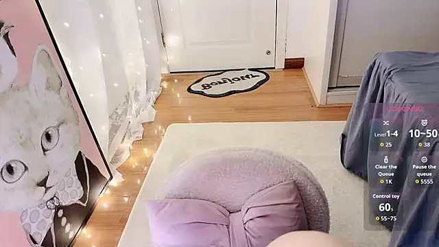 Snapshot of charlotte520 chatting on 10.28.25 charlotte520 online show from 10.28.25