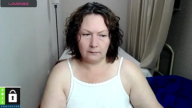 Snapshot of milf_hornys chatting on 09.26.25 milf hornys online show from 09.26.25