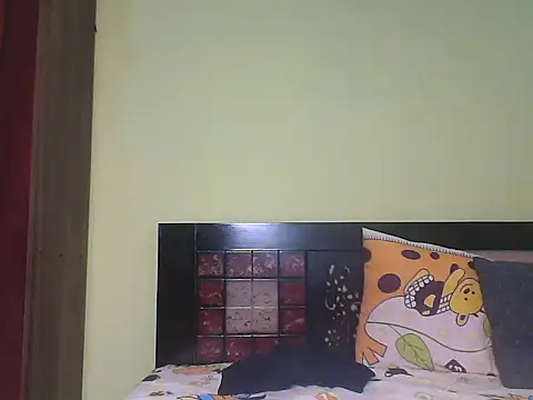 Snapshot of mickle_james chatting on 10.05.25 mickle james online show from 10.05.25