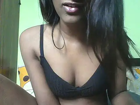 Snapshot of mickle_james chatting on 10.07.25 mickle james online show from 10.07.25