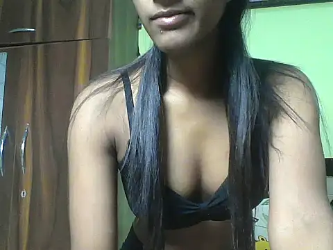 Snapshot of mickle_james chatting on 10.17.25 mickle james online show from 10.17.25