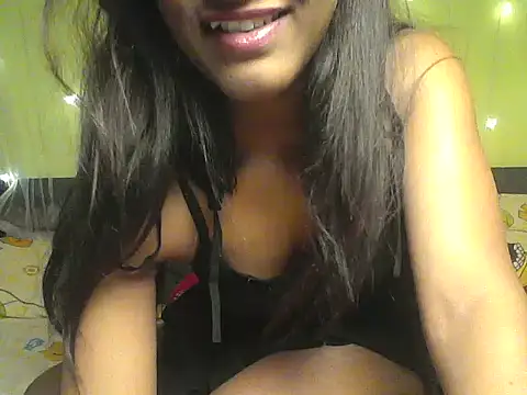 Snapshot of mickle_james chatting on 11.13.25 mickle james online show from 11.13.25