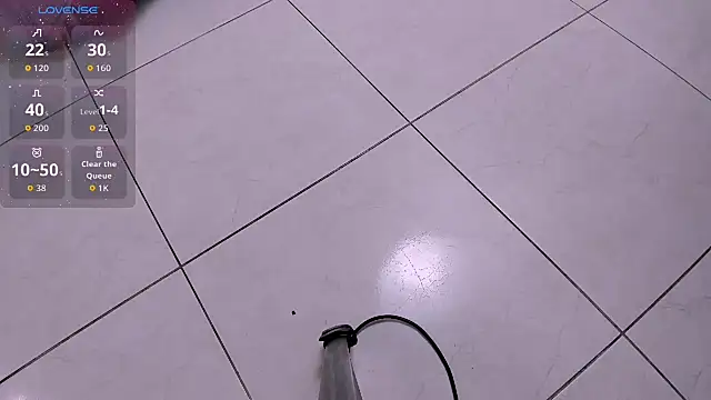 Snapshot of aria_and_tammy chatting on 10.07.25 aria and tammy online show from 10.07.25