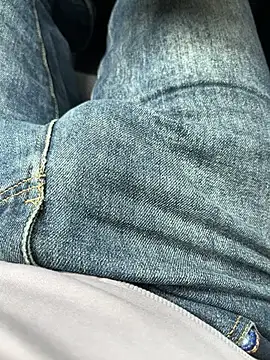 Snapshot of Cruel00 chatting on 10.20.25 Cruel00 online show from 10.20.25