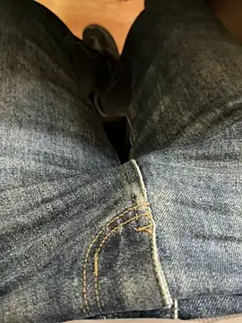 Snapshot of Cruel00 chatting on 10.21.25 Cruel00 online show from 10.21.25