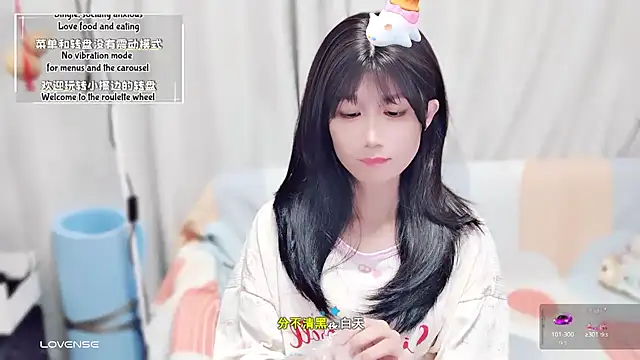 Snapshot of Rabbitlittlefool chatting on 10.06.25 Rabbitlittlefool online show from 10.06.25