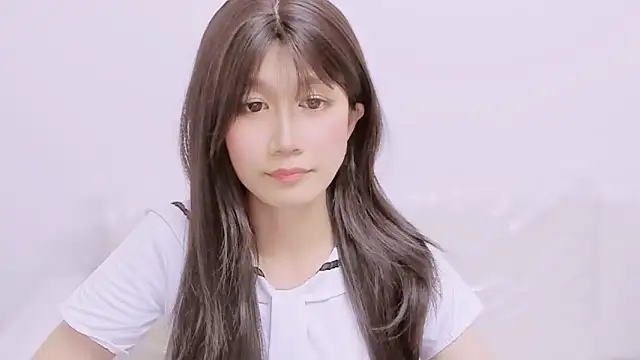 Snapshot of Rabbitlittlefool chatting on 10.31.25 Rabbitlittlefool online show from 10.31.25