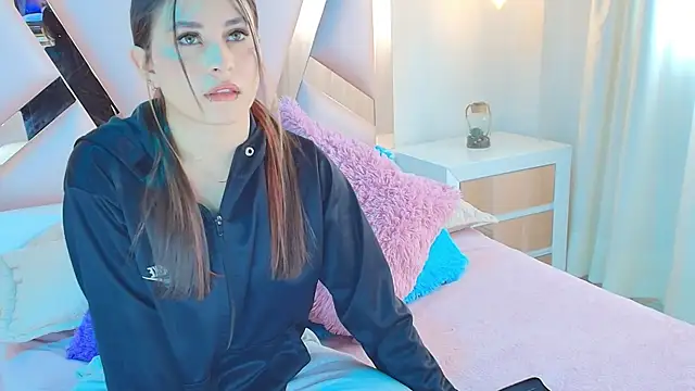 mia ailyn  online show from 10.04.25