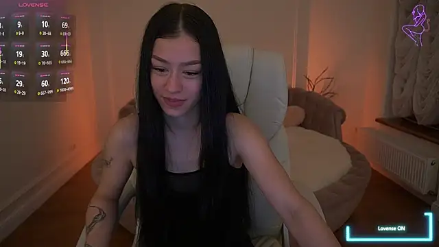 Snapshot of FataleNellie chatting on 05.20.26 FataleNellie online show from 05.20.26