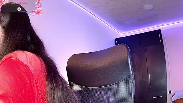 Snapshot of Violet_moon24 chatting on 10.08.25 Violet moon24 online show from 10.08.25