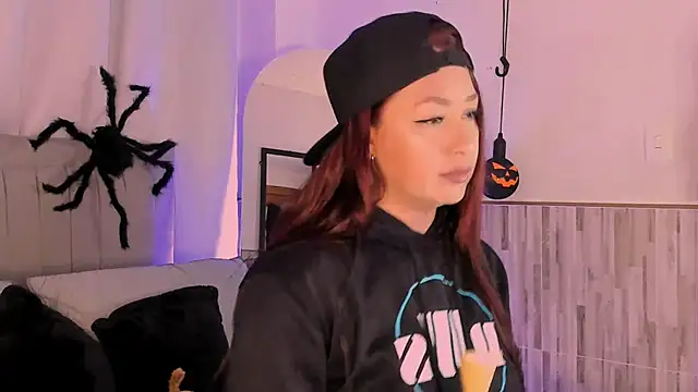 Snapshot of AnastasiaGreey chatting on 10.14.25 AnastasiaGreey online show from 10.14.25