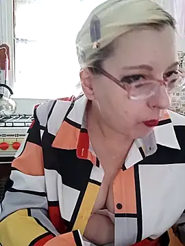 Snapshot of VikaKing chatting on 02.26.26 VikaKing online show from 02.26.26