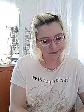 Snapshot of VikaKing chatting on 02.28.26 VikaKing online show from 02.28.26