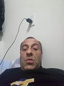 Snapshot of NY-DuDu chatting on 12.04.25 NY-DuDu online show from 12.04.25