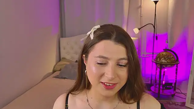 Queen Michelle  online show from 12.21.25