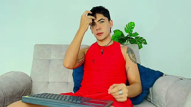 CamiiGuzmanX online show from 09.26.25