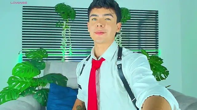 CamiiGuzmanX online show from 04.11.26