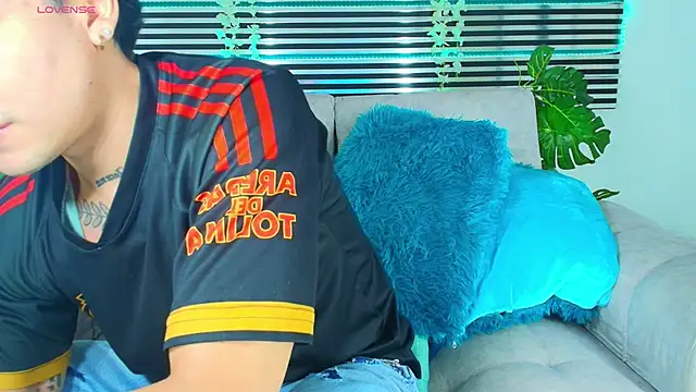 CamiiGuzmanX online show from 04.22.26