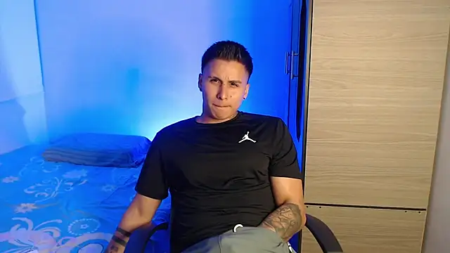 valentinosex1 online show from 01.13.26