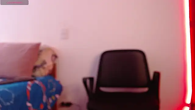 axel davis  online show from 10.10.25