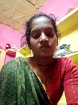 Snapshot of Hot_bbbb chatting on 10.06.25 Hot bbbb online show from 10.06.25