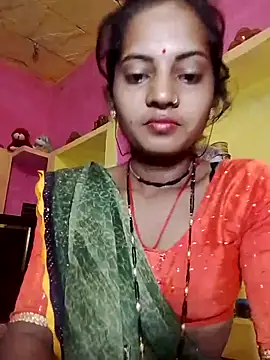 Snapshot of Hot_bbbb chatting on 10.22.25 Hot bbbb online show from 10.22.25