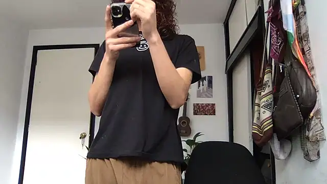 Snapshot of camille_delrey chatting on 04.02.26 camille delrey online show from 04.02.26
