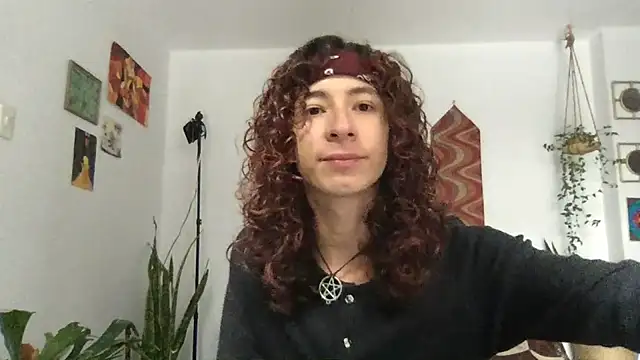 Snapshot of camille_delrey chatting on 04.27.26 camille delrey online show from 04.27.26