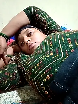 Hot crety online show from 10.17.25