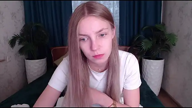 HitGyrl online show from 10.30.25