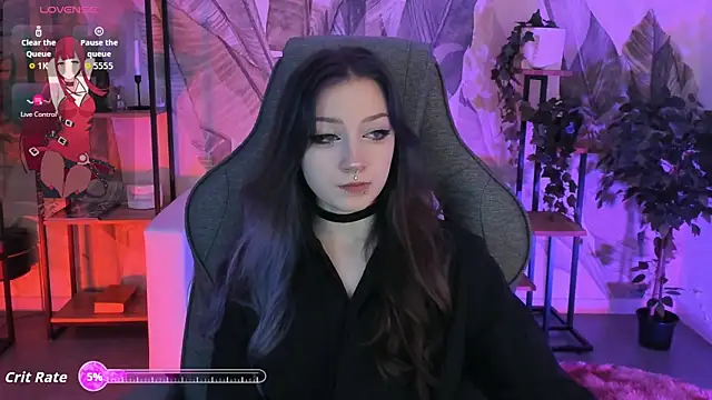 LiliLuna online show from 10.16.25