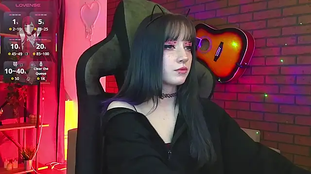 LiliLuna online show from 02.12.26