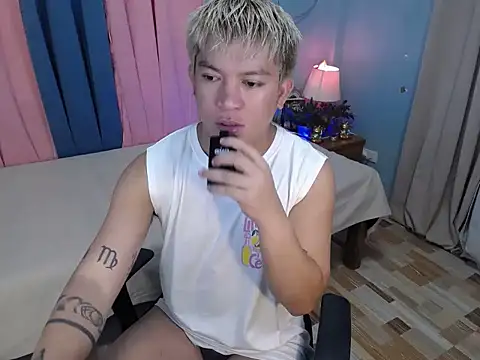 Snapshot of Fuckboii_intown chatting on 07.04.26 Fuckboii intown online show from 07.04.26