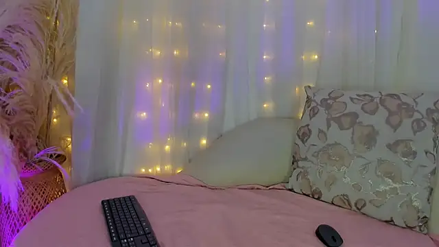 Snapshot of arianna_cox__ chatting on 10.22.25 arianna cox online show from 10.22.25