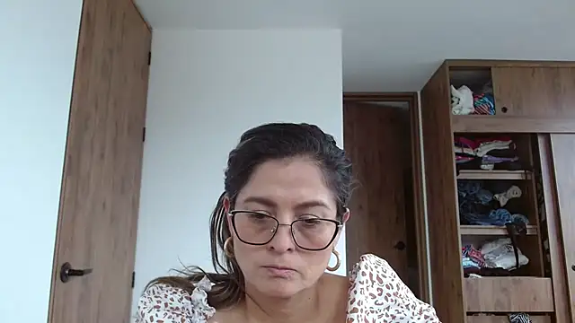 linda-mature43 online show from 09.12.25