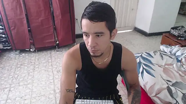 Snapshot of couplehotfantasies chatting on 09.28.25 couplehotfantasies online show from 09.28.25