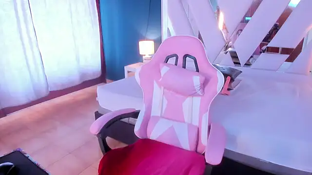 mia kinky1 online show from 10.13.25