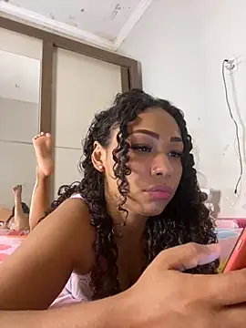 Snapshot of jhennyfer chatting on 09.13.25 jhennyfer online show from 09.13.25