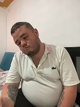 Snapshot of Chimbo-1996 chatting on 10.14.25 Chimbo-1996 online show from 10.14.25