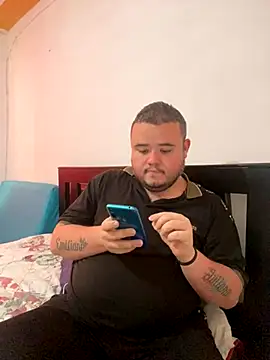 Snapshot of Chimbo-1996 chatting on 10.16.25 Chimbo-1996 online show from 10.16.25