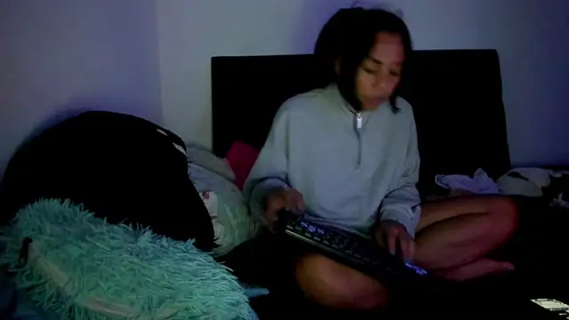 Adrianna Arias online show from 11.19.25