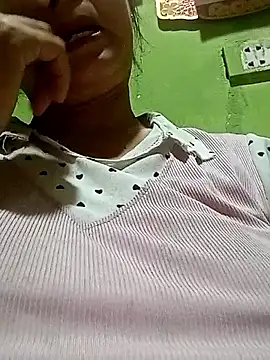 Snapshot of maple694 chatting on 09.25.25 maple694 online show from 09.25.25