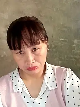 Snapshot of maple694 chatting on 10.05.25 maple694 online show from 10.05.25