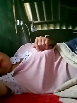 Snapshot of maple694 chatting on 10.08.25 maple694 online show from 10.08.25