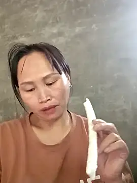 Snapshot of maple694 chatting on 10.12.25 maple694 online show from 10.12.25