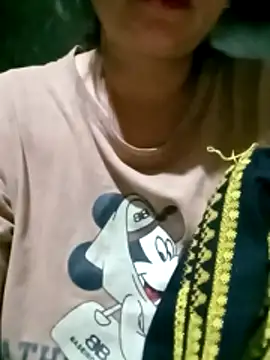 Snapshot of maple694 chatting on 10.14.25 maple694 online show from 10.14.25