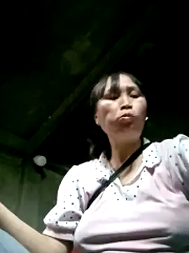 Snapshot of maple694 chatting on 10.22.25 maple694 online show from 10.22.25