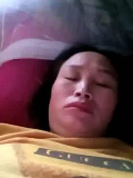 Snapshot of maple694 chatting on 10.24.25 maple694 online show from 10.24.25