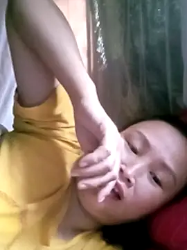 Snapshot of maple694 chatting on 10.25.25 maple694 online show from 10.25.25